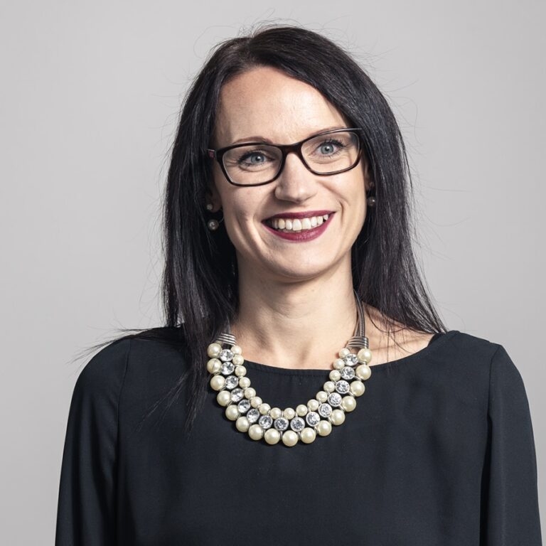 Headshot of Lucinda Coleman.